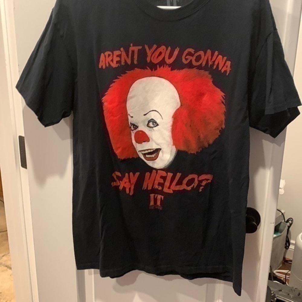 Large t shirt penny wise It movie